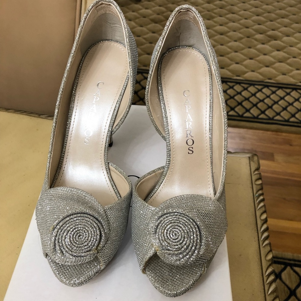 Women’s Caparros Shoes in Shiny Silver, Size 8